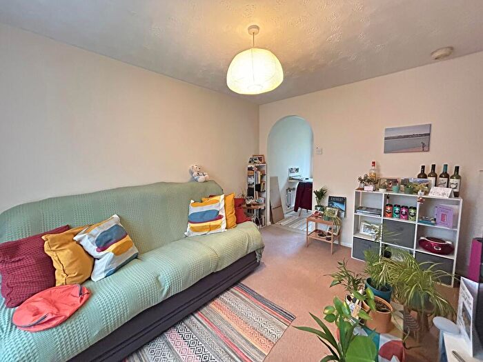 2 Bedroom House To Rent In Bedarra Grove, Lenton, NG7