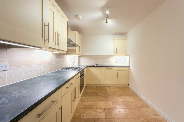 5 Bedroom Terraced House To Rent In Shoppenhangers Road, Maidenhead, SL6