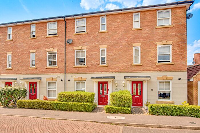 3 Bedroom Town House For Sale In Almond Road, Woodlands Park, CM6
