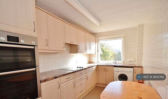 2 Bedroom Flat To Rent In Woodhaven Gardens, Barkingside, IG6