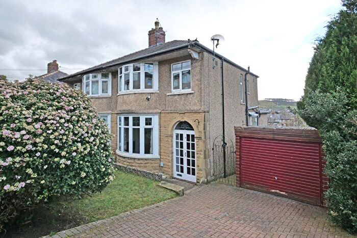 3 Bedroom Semi Detached House For Sale In Regent Crescent, Skipton, BD23