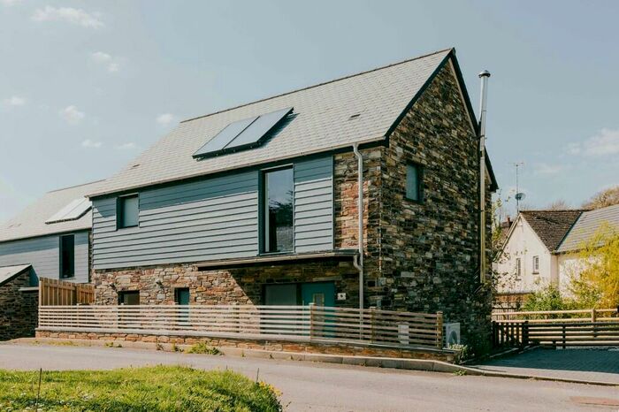 3 Bedroom Detached House To Rent In Poughill, EX23