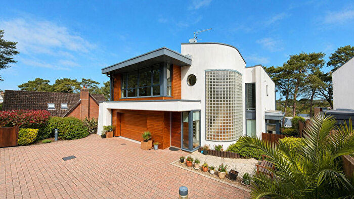 4 Bedroom Detached House For Sale In Crichel Mount Road, Poole, BH14