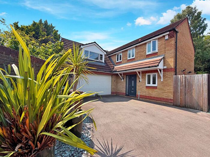 4 Bedroom Detached House For Sale In Gelli'r Felin, Caerphilly, CF83