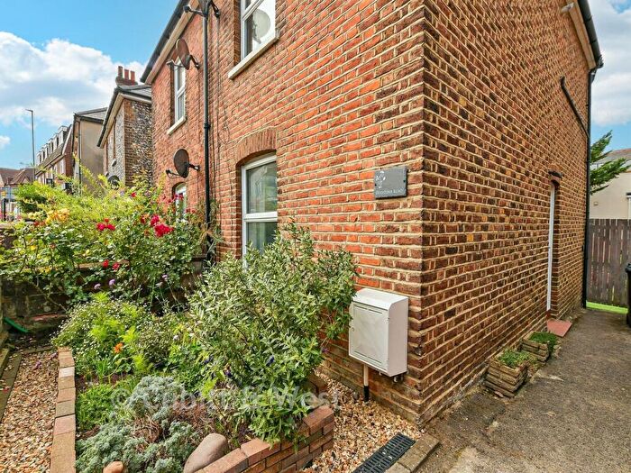 2 Bedroom Semi Detached House For Sale In Godstone Road, Whyteleafe, Surrey, CR3
