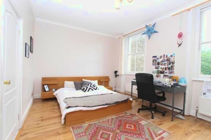 3 Bedroom Flat To Rent In Cromwell Road, London, SW5