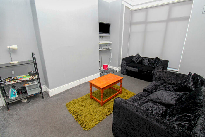 6 Bedroom Terraced House To Rent In Grimthorpe Terrace, LS6