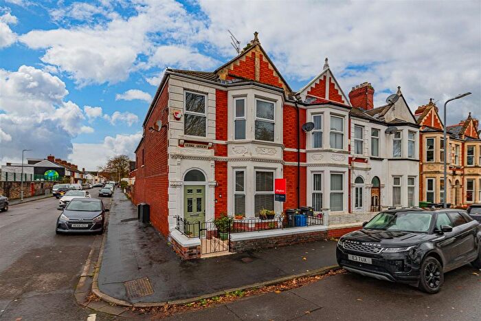 3 Bedroom End Terrace House For Sale In Grange Gardens, Grangetown, Cardiff, CF11