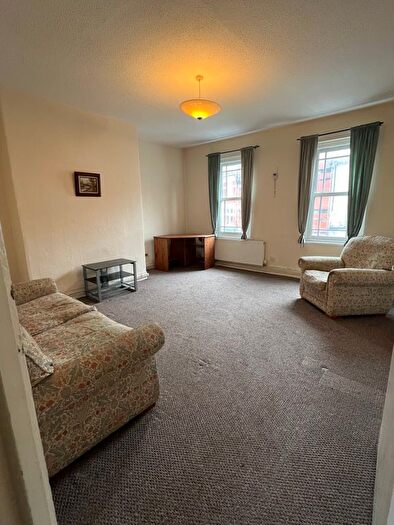 1 Bedroom Flat To Rent In Commercial Street, Newport, NP20