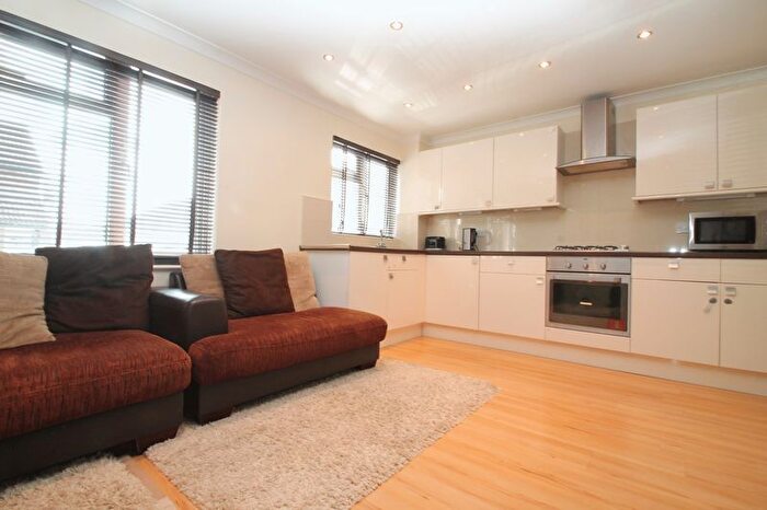 1 Bedroom End Of Terrace House To Rent In Nicholas Close, Greenford, UB6