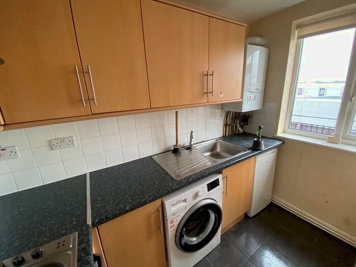 2 Bedroom Flat To Rent In Shenley Road, Borehamwood, WD6