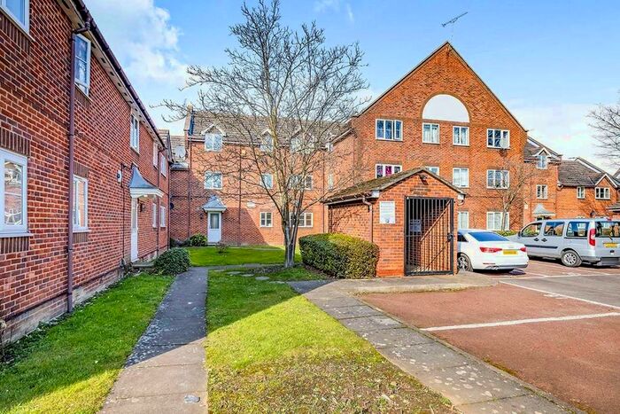 1 Bedroom Flat To Rent In Kennett Court, Whippendell Road, Watford, Hertfordshire, WD18
