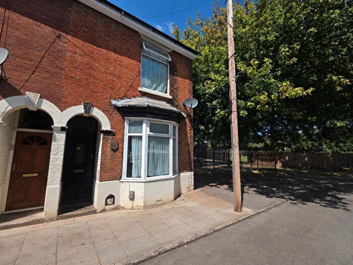 3 Bedroom Semi-Detached House To Rent In Agincourt Road, Portsmouth, PO2