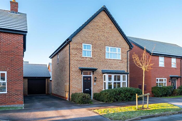 3 Bedroom Detached House For Sale In Pincords Lane, Cranfield, Bedford, MK43
