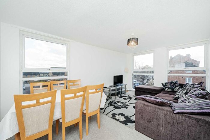 2 Bedroom Flat To Rent In Friern Barnet Road, New Southgate, N11