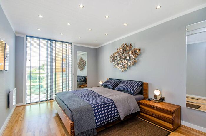 1 Bedroom Flat For Sale In New River Village, Crouch End, London, N8