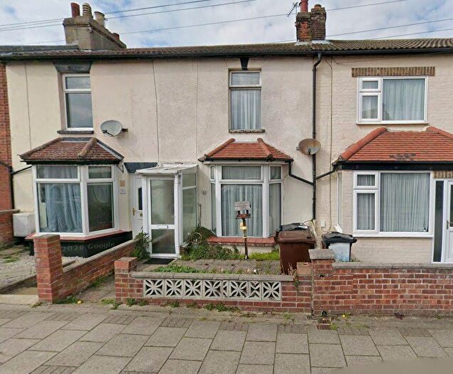 2 Bedroom Terraced House For Sale In Station Street, Walton-on-the-naze, CO14