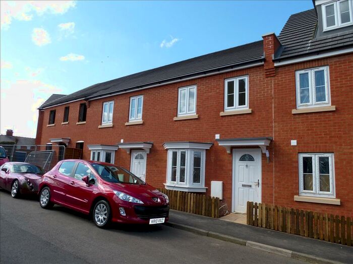 3 Bedroom Terraced House To Rent In Park Road, Raunds, Wellingborough, NN9