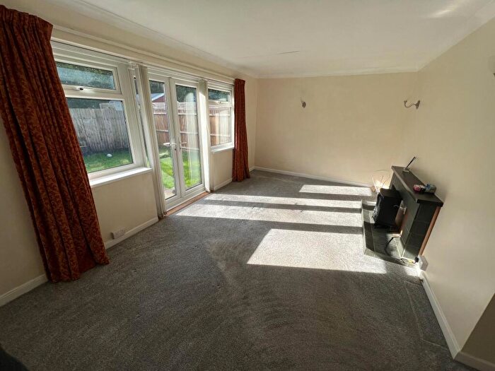 2 Bedroom Bungalow To Rent In Pen-y-Dre, Rhiwbina, Cardiff, CF14