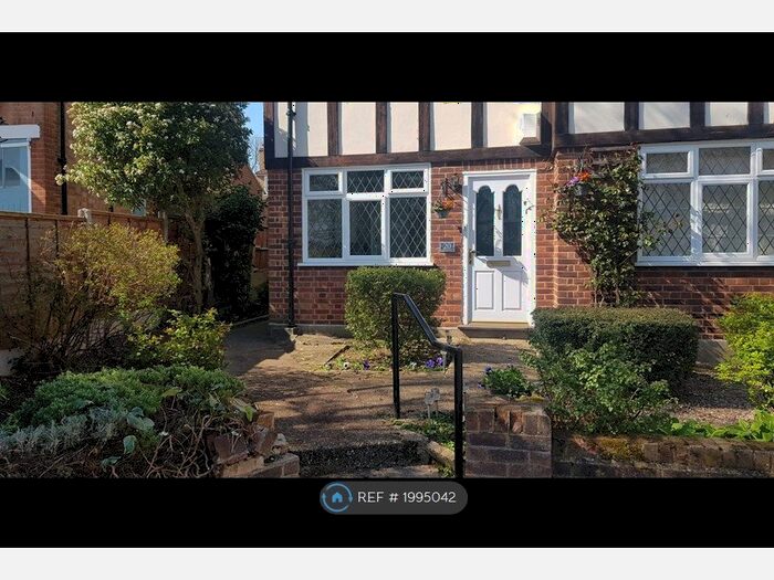 2 Bedroom Flat To Rent In Florence Drive, Enfield, EN2