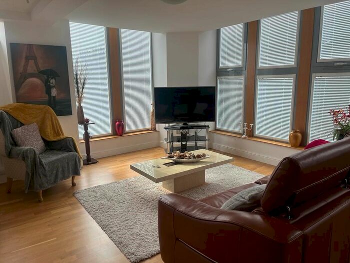 2 Bedroom Flat To Rent In Chrisharben, Green End, Clayton, Bradford, BD14