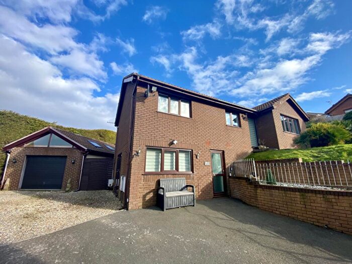 4 Bedroom Detached House For Sale In Clos Sant Teilo, Llangyfelach, Swansea, City And County Of Swansea., SA5