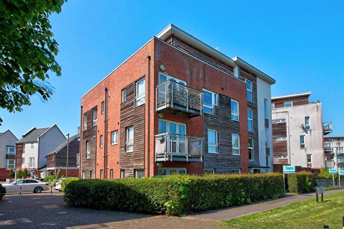 2 Bedroom Apartment For Sale In Bourdillon Gardens, Basingstoke, RG24
