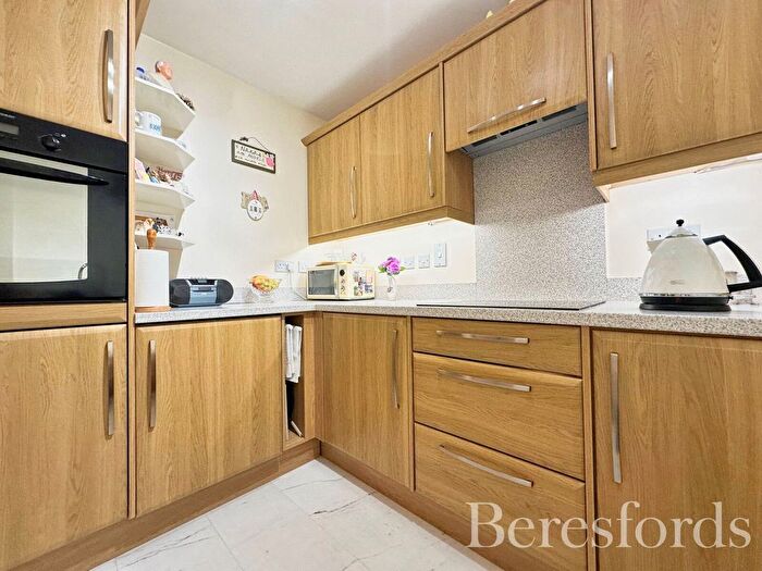1 Bedroom Flat For Sale In Hornchurch Road, Hornchurch, RM12