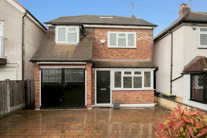 4 Bedroom Detached House To Rent In Westbury Lane, Buckhurst Hill, IG9