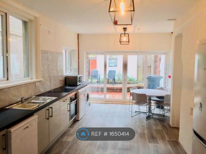 5 Bedroom Terraced House To Rent In Bernard St, Swansea, SA2