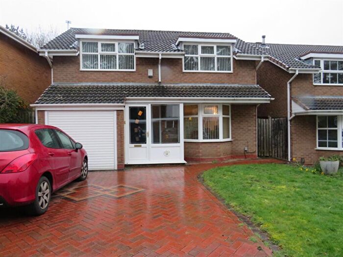 4 Bedroom Detached House For Sale In Kingsleigh Drive, Castle Bromwich., B36