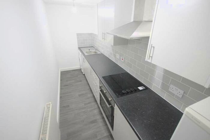 1 Bedroom Studio Flat To Rent In Victoria Road, Headingley, Leeds, LS6