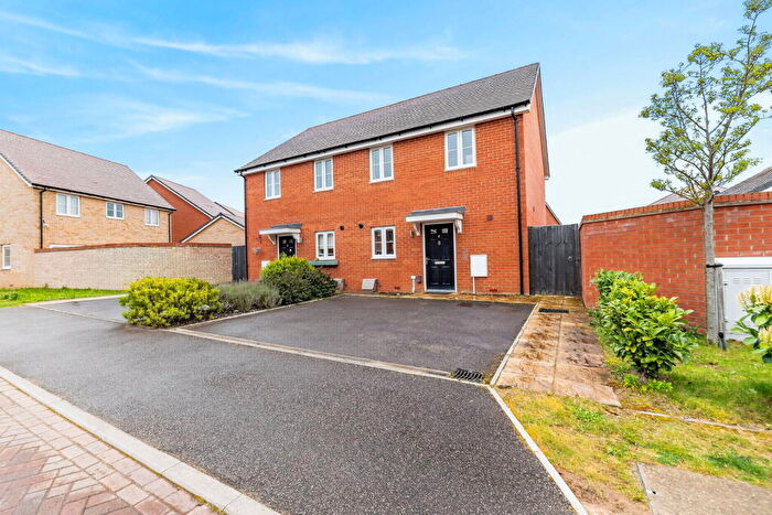3 Bedroom Semi Detached House For Sale In Beehive Lane, Wixams **Shared Ownership**, MK45