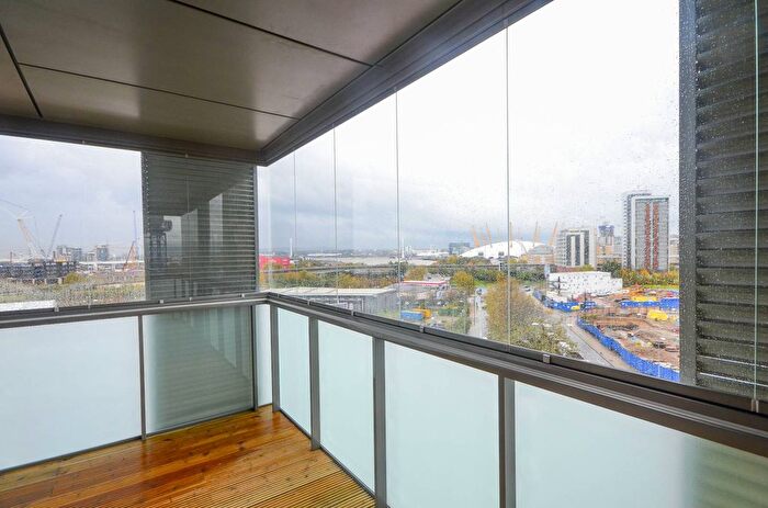 2 Bedroom Flat To Rent In New Village Avenue, Poplar, London, E14