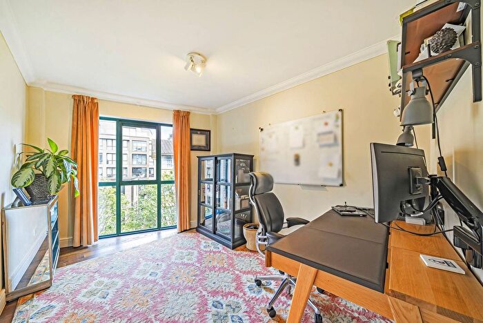 2 Bedroom Flat For Sale In Medway Street, Westminster, London, SW1P