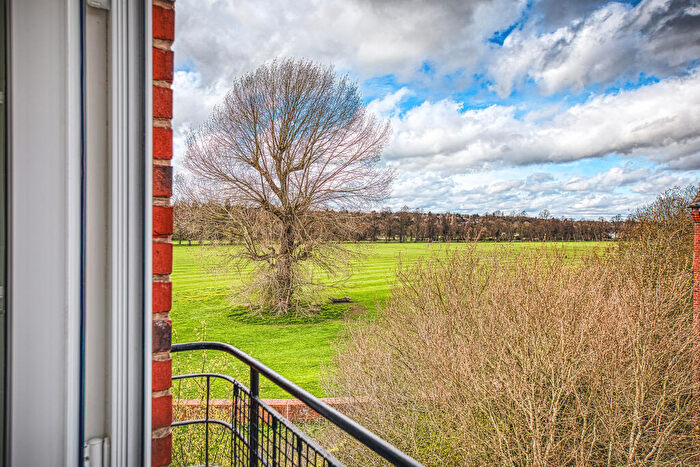 2 Bedroom Apartment For Sale In Magnus Court, Chester Green, Derby, DE21
