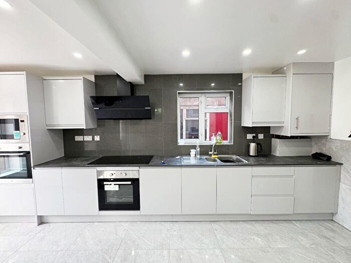 6 Bedroom Semi-Detached House To Rent In Stothard Road, Bristol, BS7