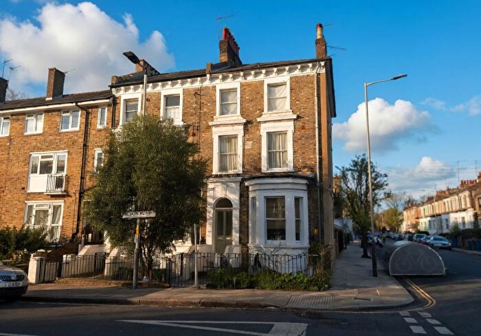 1 Bedroom Flat For Sale In C Wilson Road, Camberwell, London, SE5