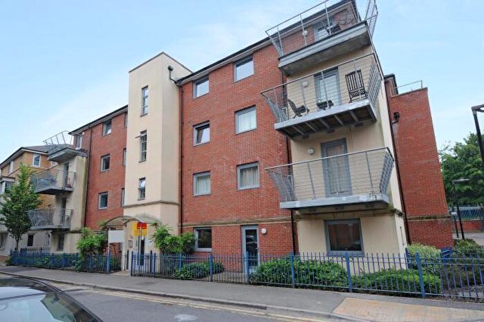 2 Bedroom Apartment To Rent In West End Road, High Wycombe, HP11