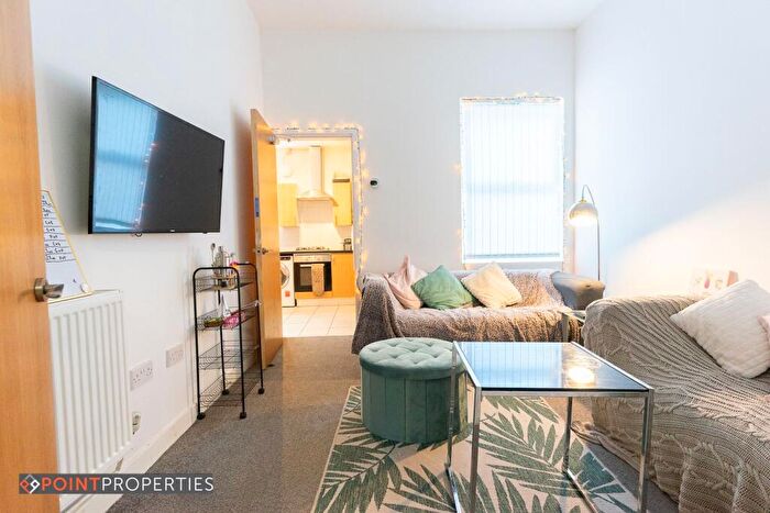 6 Bedroom Terraced House To Rent In Bedroom House, Ferndale Road, L15