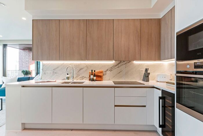 2 Bedroom Flat To Rent In The Arc, City Road, Old Street, EC1V