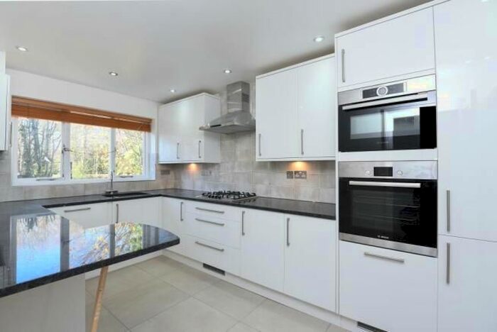 4 Bedroom Property To Rent In Melbury Road, London, W14