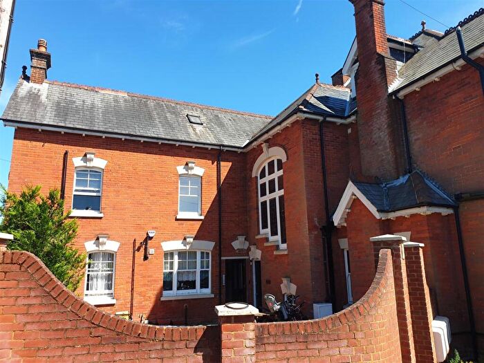 2 Bedroom Flat To Rent In Manor Road, Aldershot, GU11