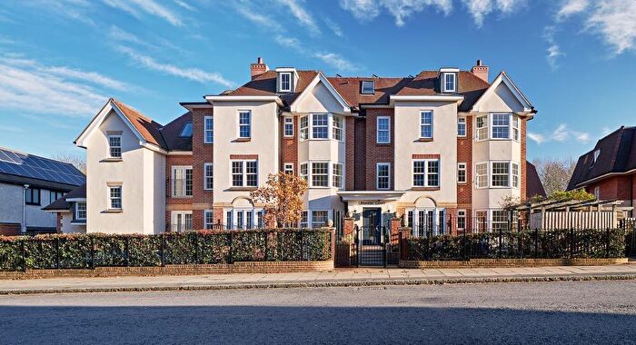 3 Bedroom Maisonette For Sale In Ullswater Court, Holders Hill Road, NW4