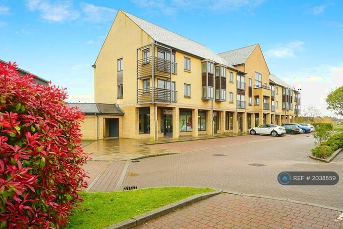 2 Bedroom Flat To Rent In Thornhill Close, Carterton, OX18