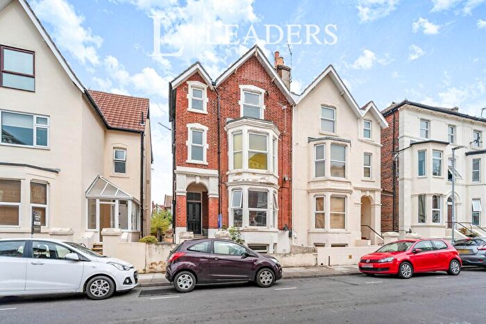 2 Bedroom Apartment To Rent In Waverley Grove, Southsea, PO4