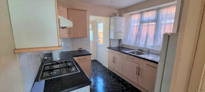 4 Bedroom Semi-Detached House To Rent In Beverley Drive, Edgware, HA8