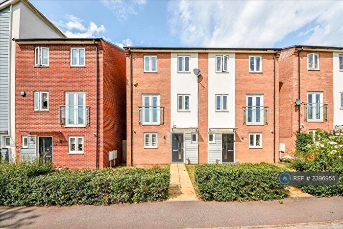 5 Bedroom Terraced House To Rent In Waterside Road, Wellingborough, NN8