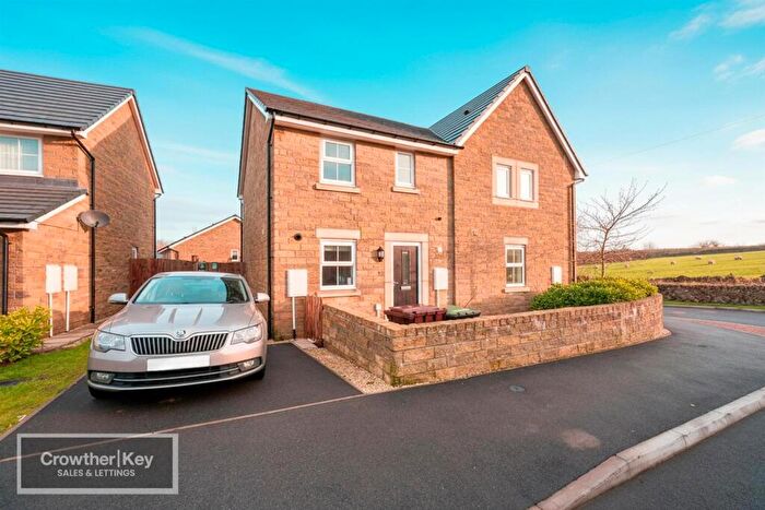 3 Bedroom Semi Detached House For Sale In Crawshaw Crescent, Buxton, SK17