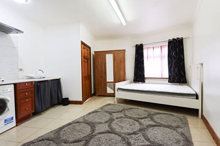 1 Bedroom Flat To Rent In Morland Gardens, Southall, UB1